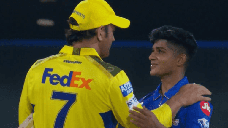 Dhoni MI v CSK