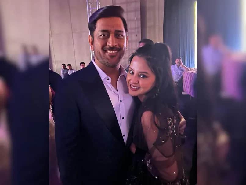 Sakshi & Dhoni.webp